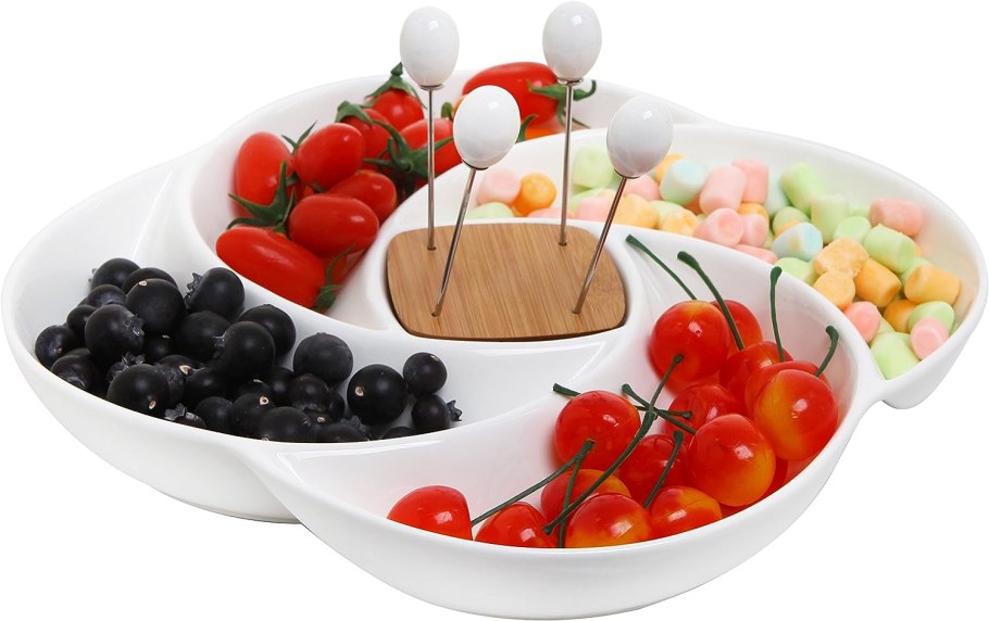 Тарелка с закусками