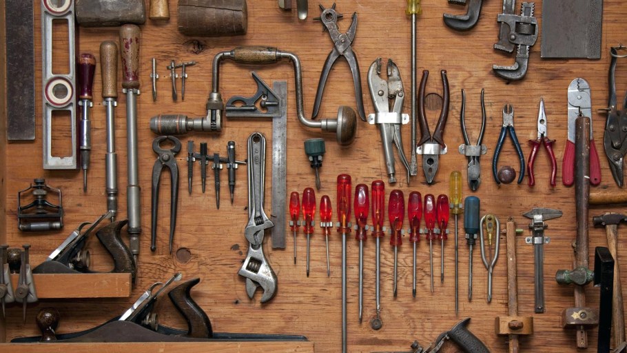 Инструменты в мастерской