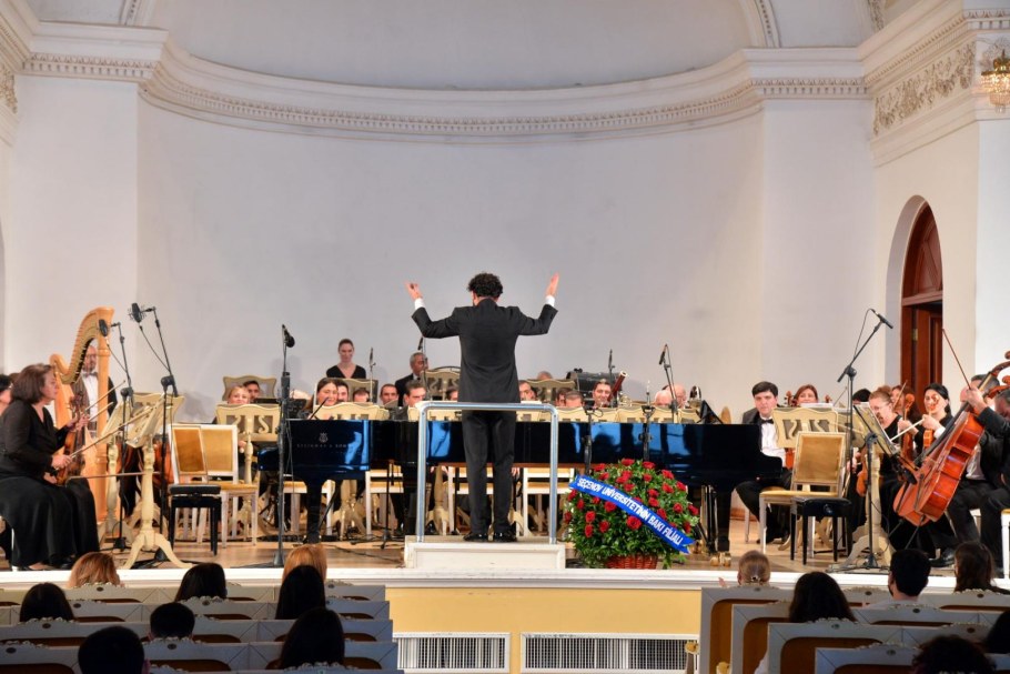 Филармония по азербайджански