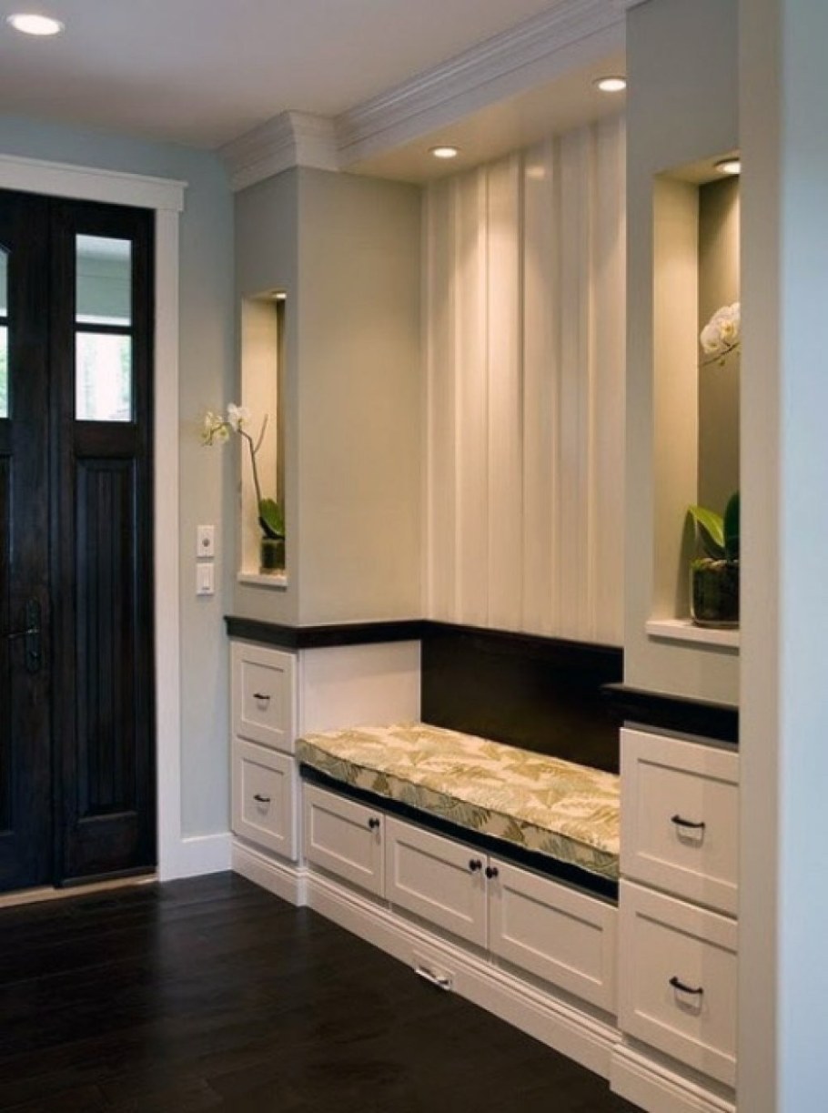 Узкая прихожая