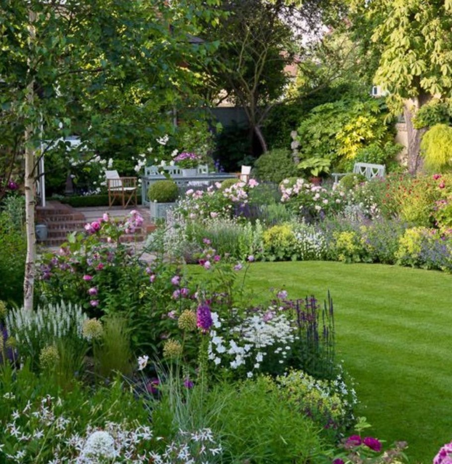 Миксбордер в стиле натургарден