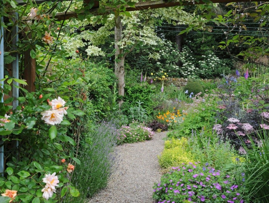 Стиль натургарден в маленьком саду