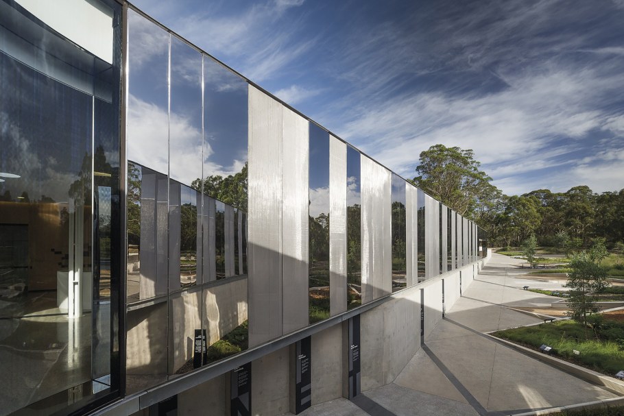 Зеркальный алюкобонд