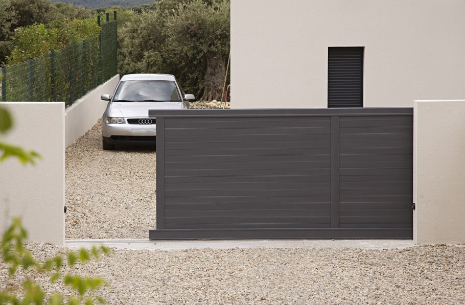 Ворота современные откатные креативные