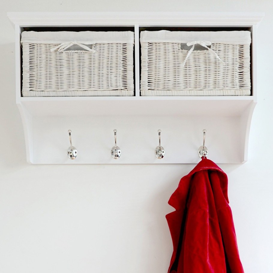 Полка навесная с крючками