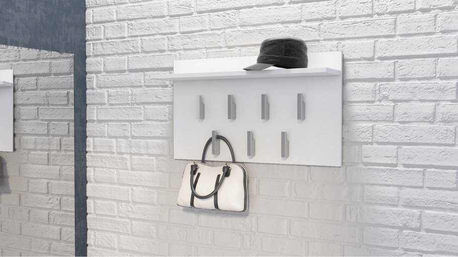 Настенная вешалка белого цвета для одежды