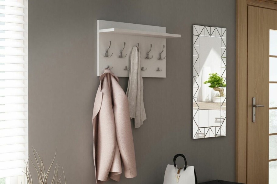 Вешалка в прихожую настенная