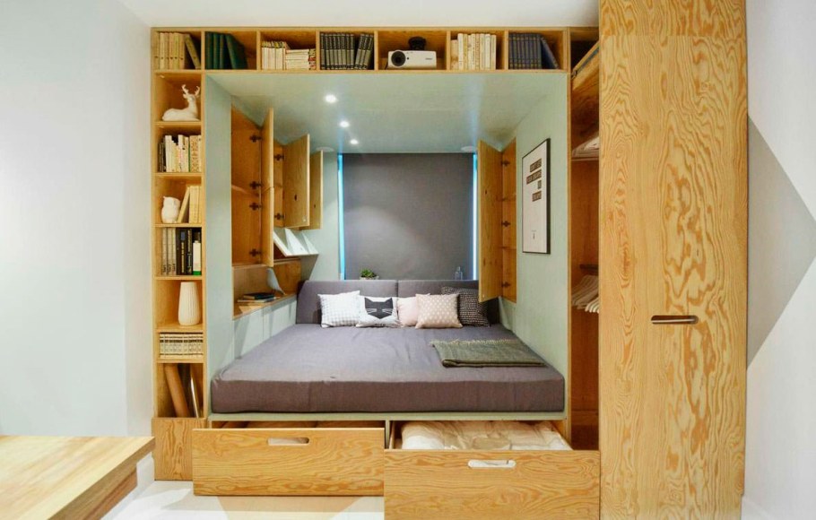 Кровать на подиуме в интерьере