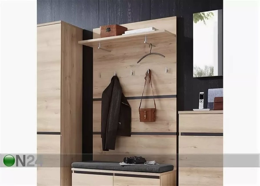 Прихожая открытая с крючками