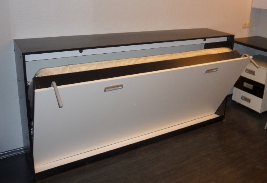 Откидная кровать горизонтальная