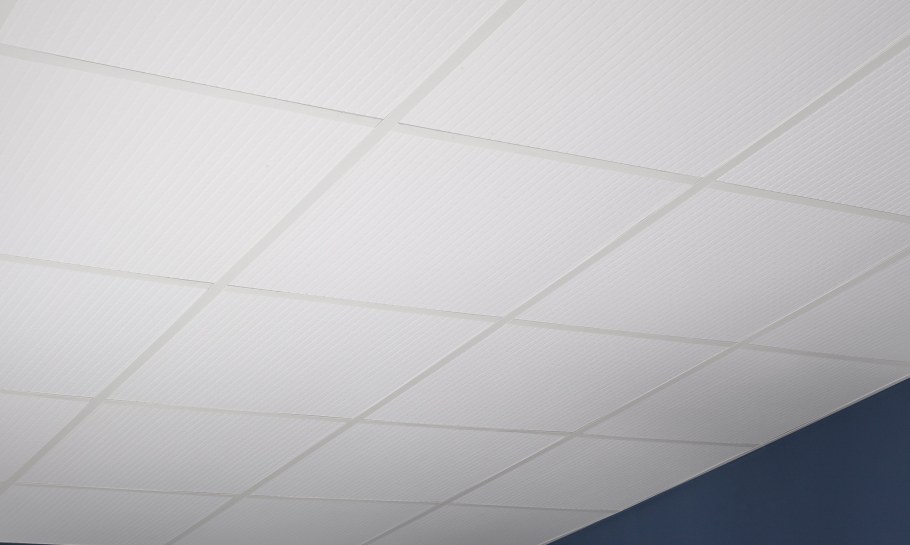 Потолок Армстронг чисто белый