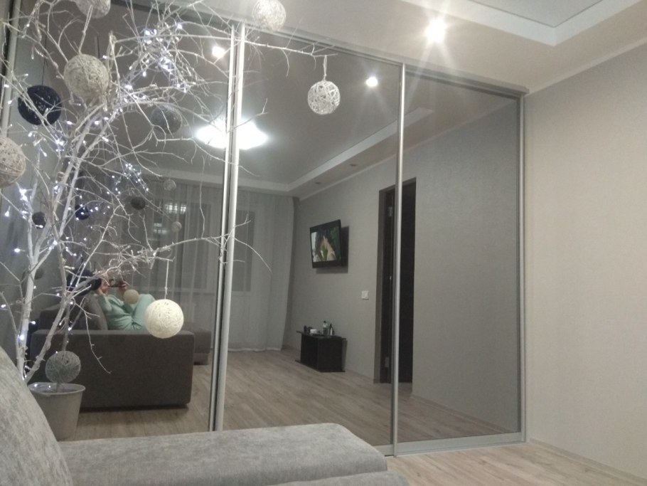 Зеркало графит в интерьере