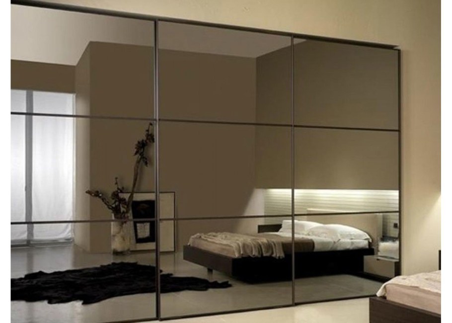 Шкаф графит зеркало в спальне