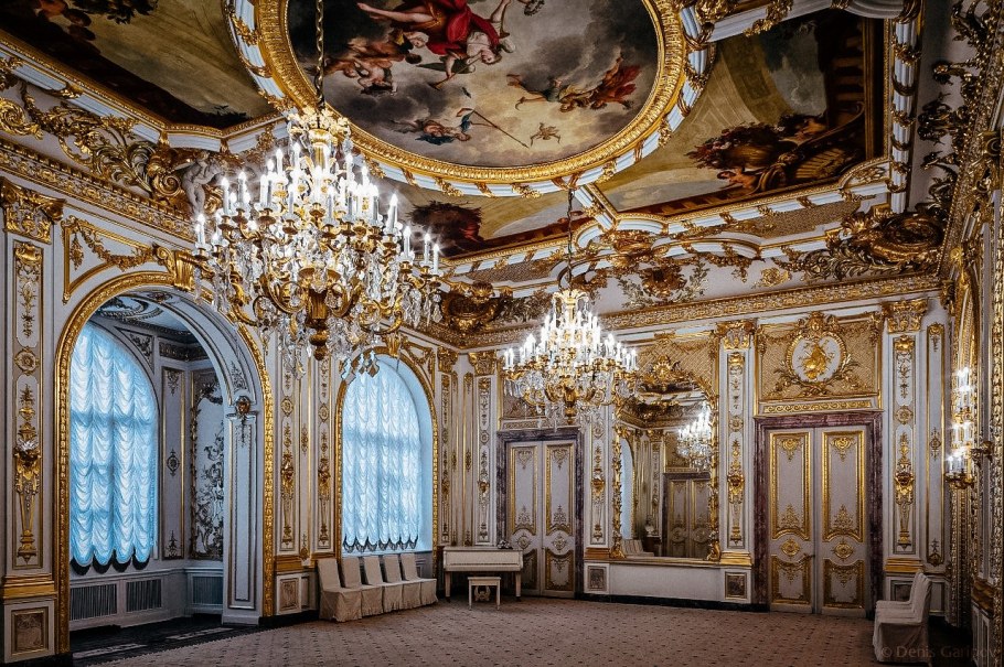 Особняк Половцева белый зал