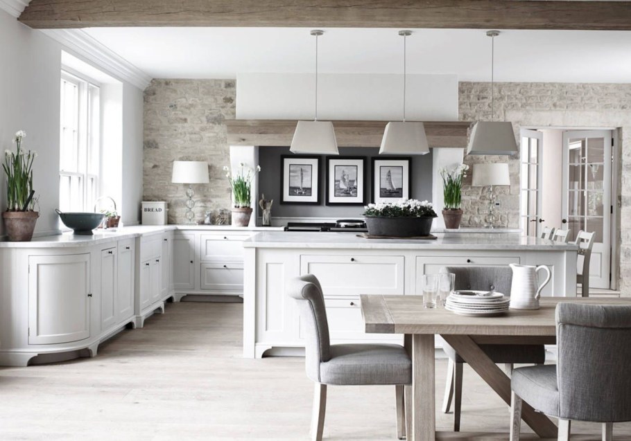 Белая кухня во французском стиле