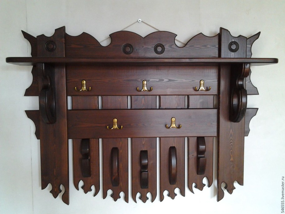 Вешалка деревянная настенная