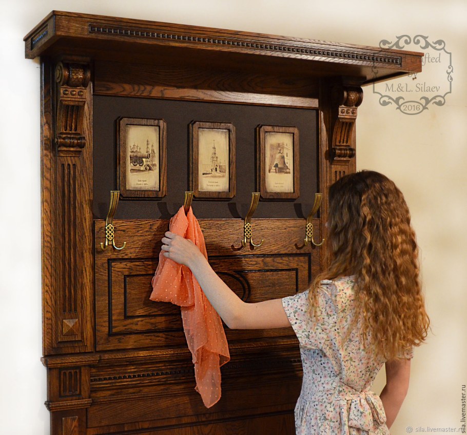 Старинные настенные вешалки