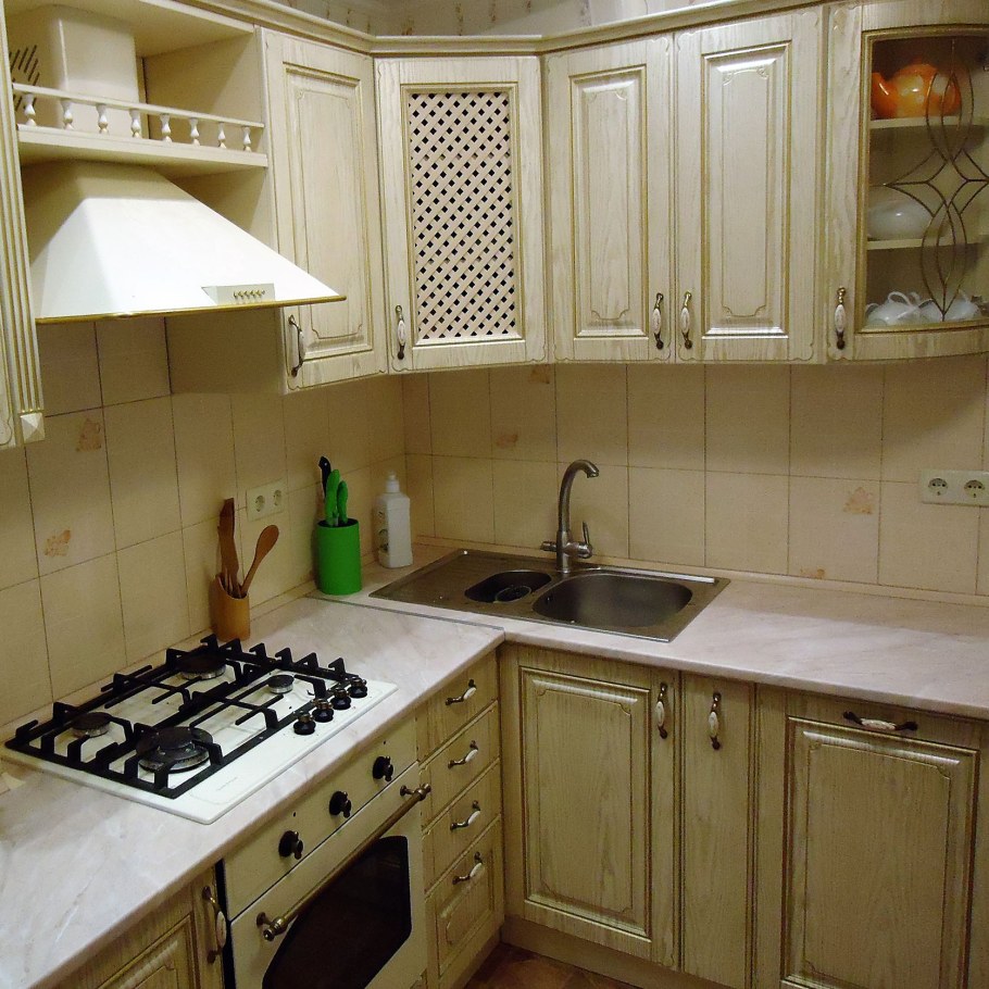 Кухня жемчужный ясень патина