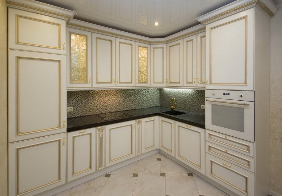 Кухня Неоклассика патина золото