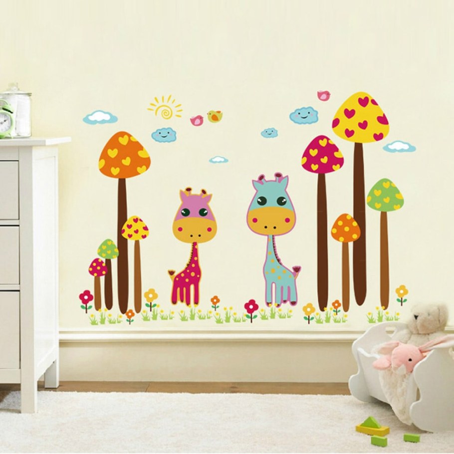 Наклейки на стену в детскую комнату