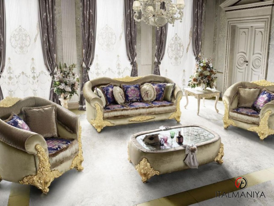 Мягкая мебель с позолотой