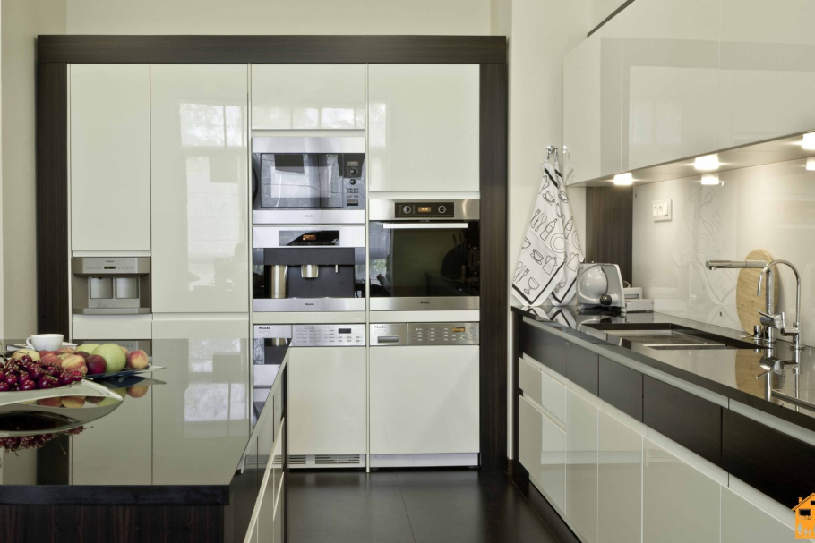 Красивая кухня встроенная