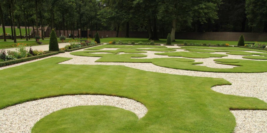 Партерный (английский) газон
