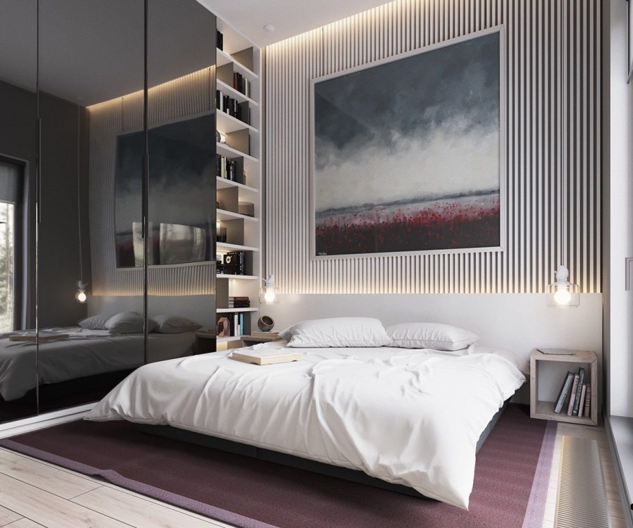 Стена напротив кровати