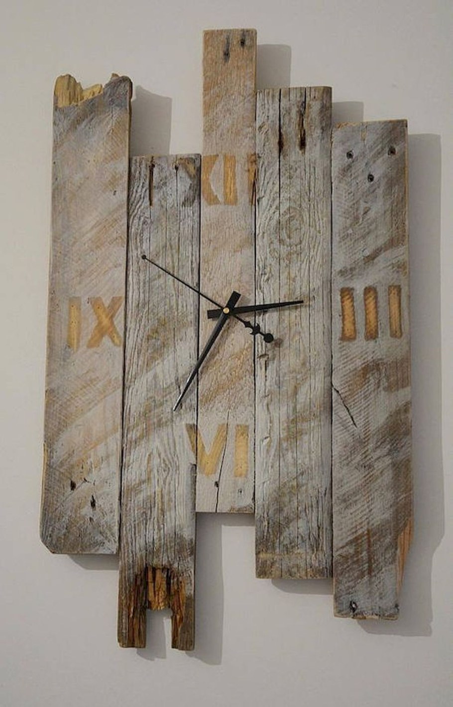 Панно из старых досок