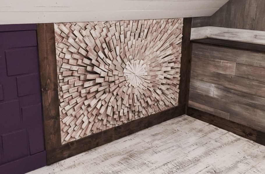 Панно из остатков ламината на стену