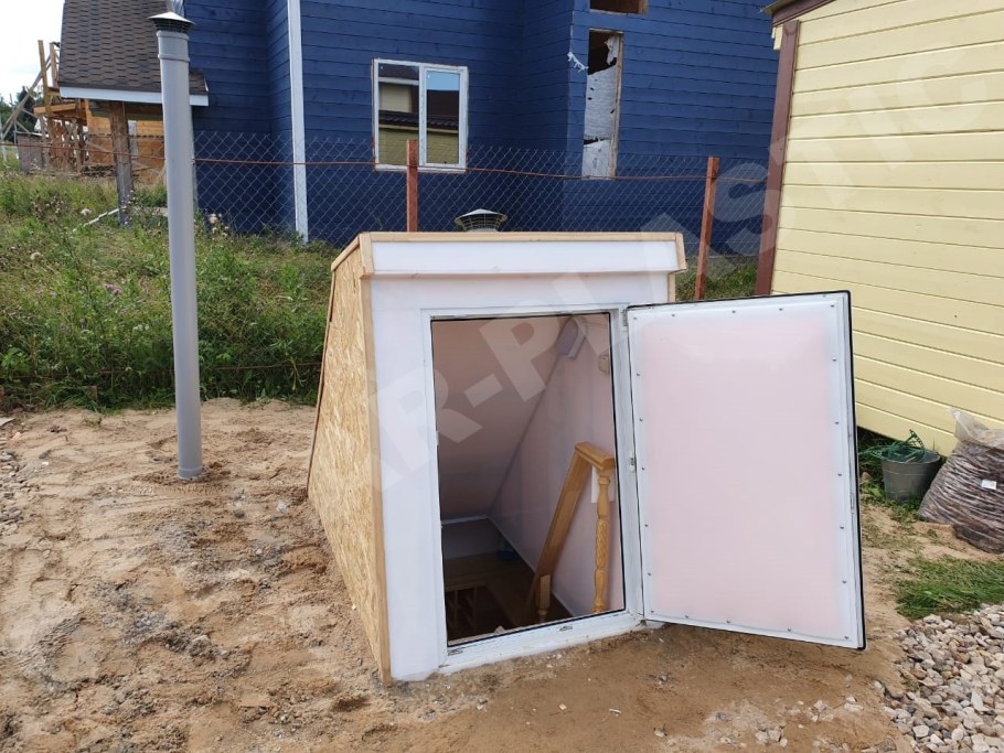 Погреб на улице