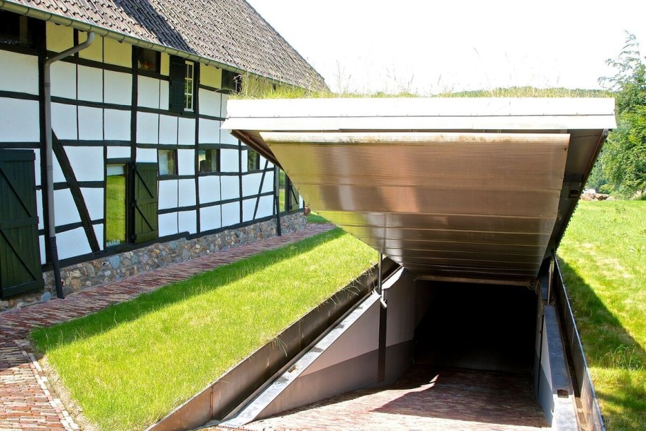 Подземный гараж в частном доме