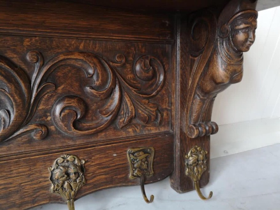 Вешалка из дуба настенная