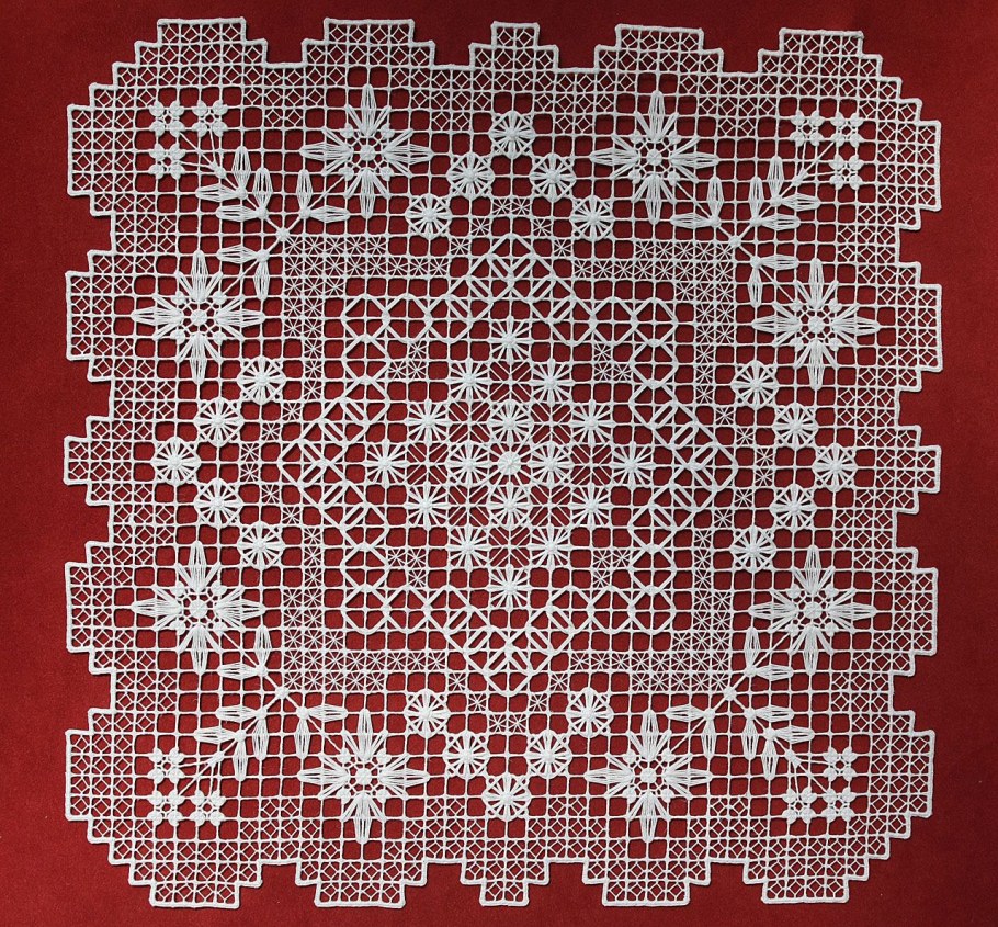 Филейное гипюровая вышевка