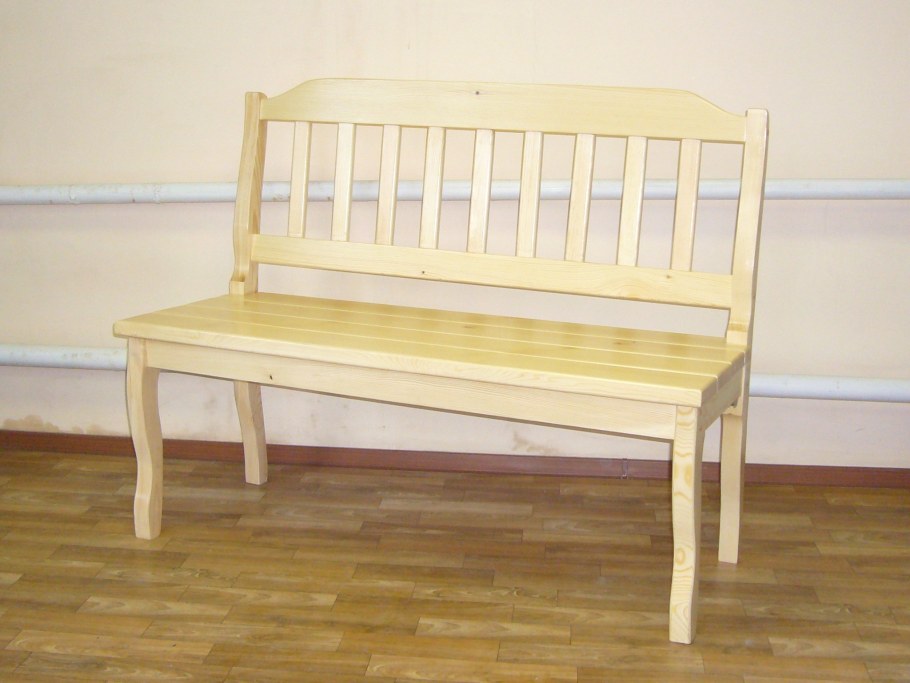 Деревянный диванчик на кухню