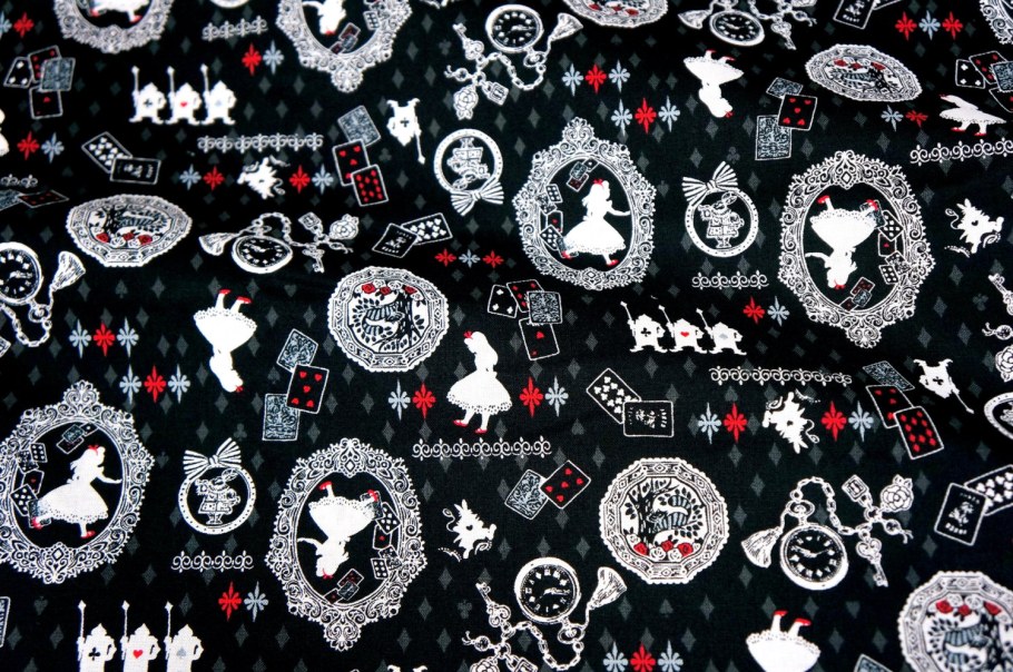 Принт Алиса в стране чудес