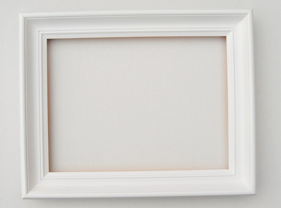 Рама белая 30x40 резная