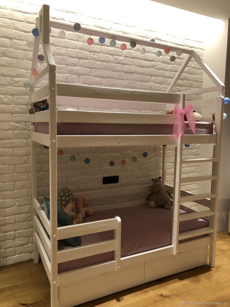 Кроватка домик двухъярусная