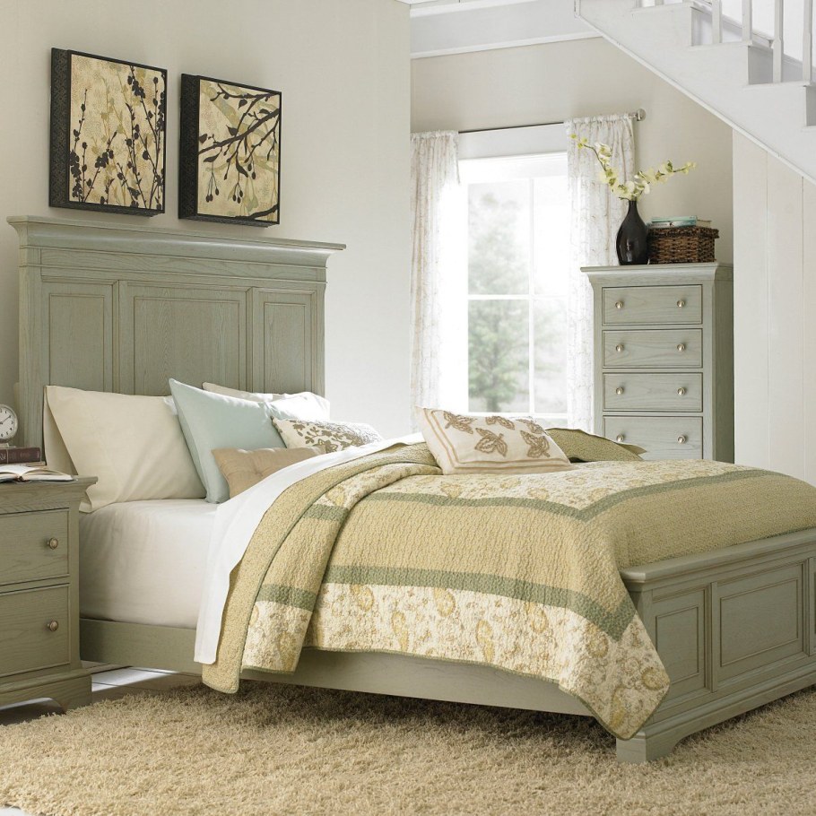Спальные гарнитуры в стиле Кантри