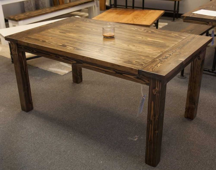 Кухонный стол из досок