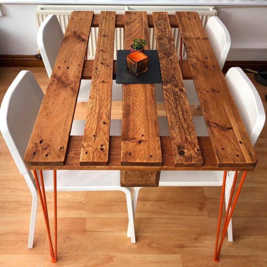 Стол из поддонов