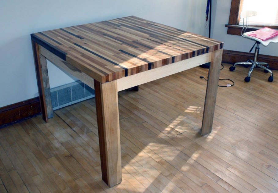 Стол из досок