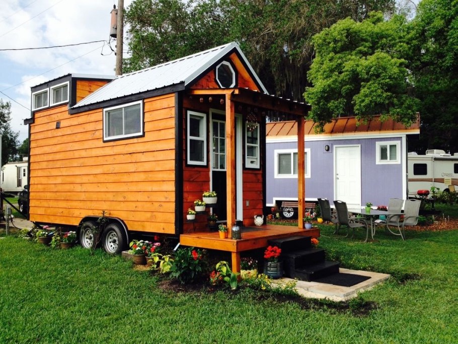 Передвижной дачный домик
