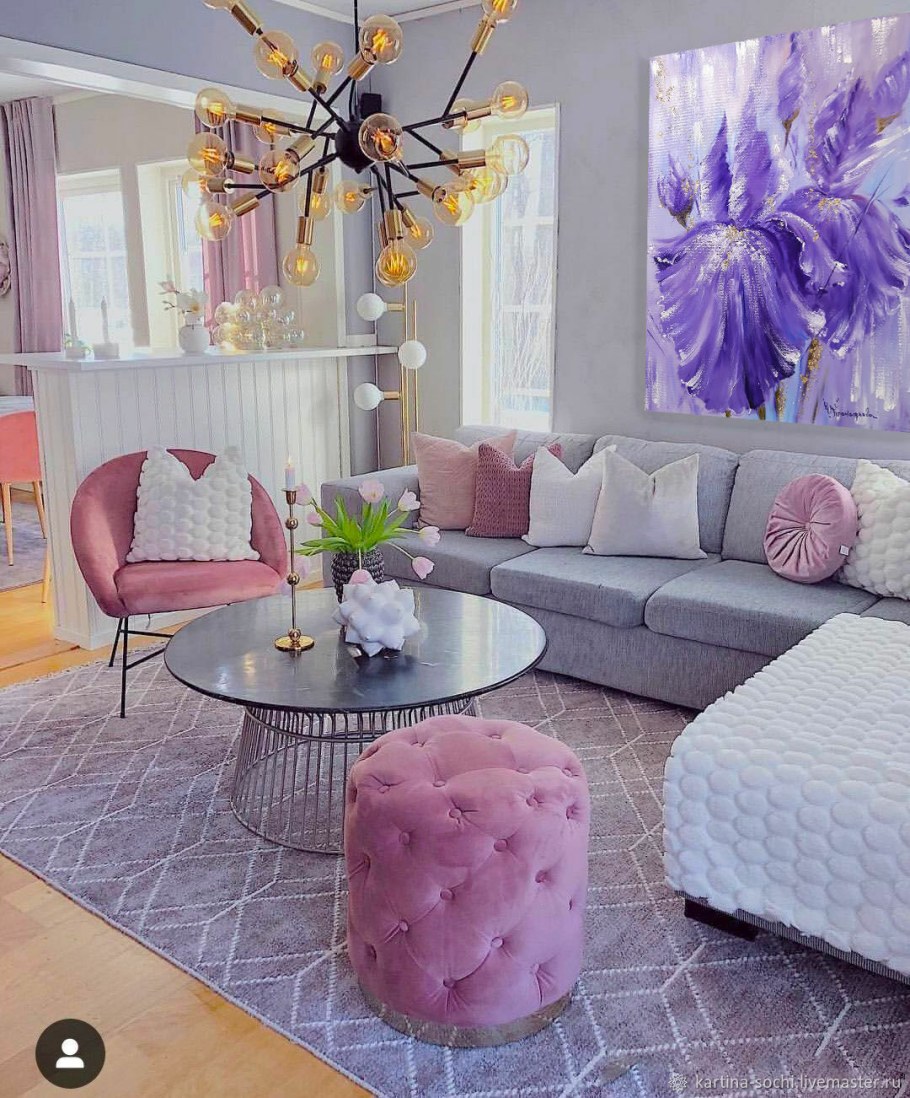 Интерьер в серо розовых тонах