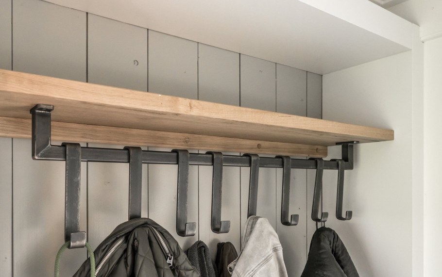 Вешалка штанга в стиле лофт