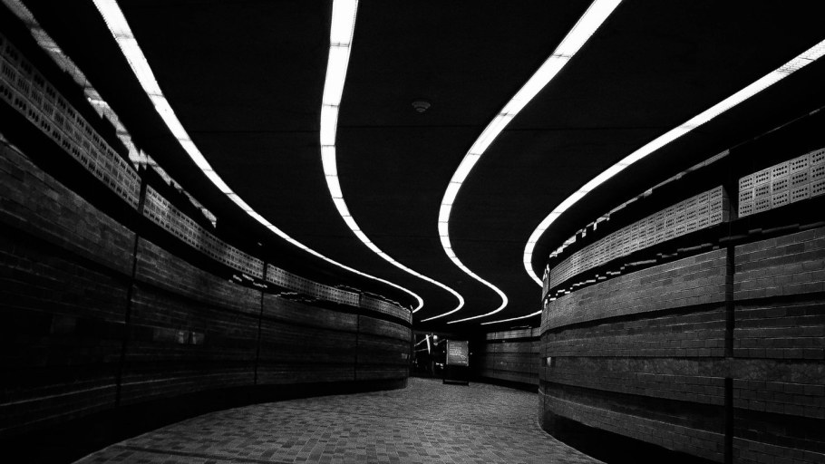 Извилистый коридор