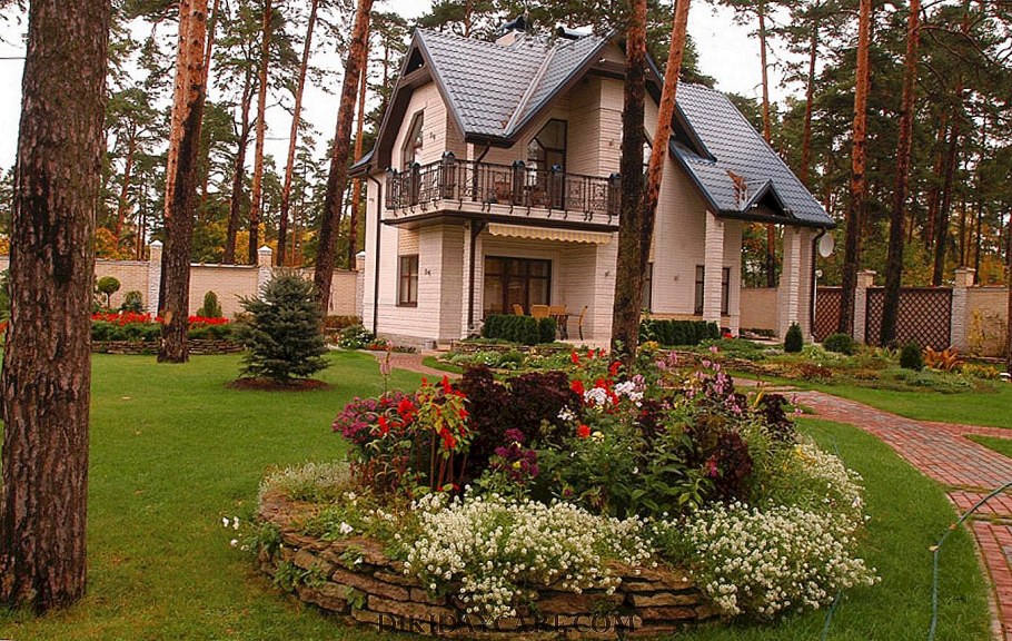 Красивый дом с участком