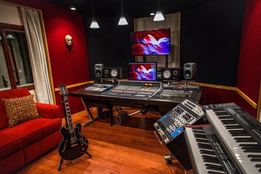 Музыкальная студия звукозаписи