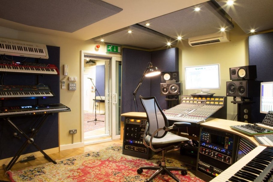 Аранжировочная комната студия звукозаписи