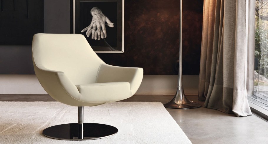 Кресло крутящееся для гостиной